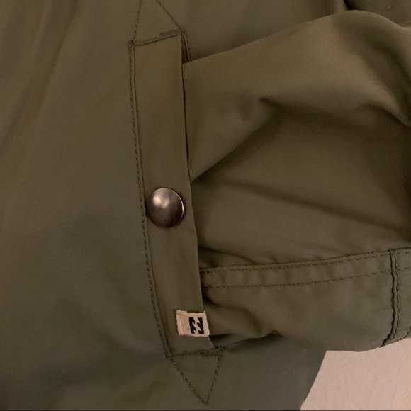 Billabong Bomber Jacket - Picture 3 of 4